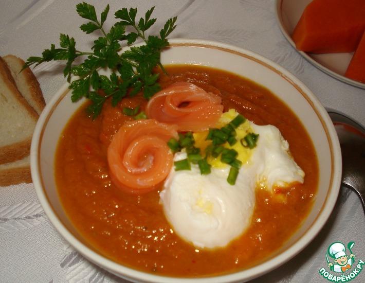 Рецепт: Тыквенный крем-суп с яйцом-пашот и копчёным лососем