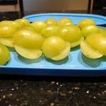 Как быстро разрезать виноград и помидоры Черри
