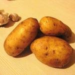 Как очистить молодой картофель без хлопот