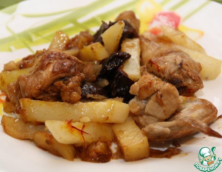 Рецепт: Цыплята-корнишоны с картофелем и черносливом