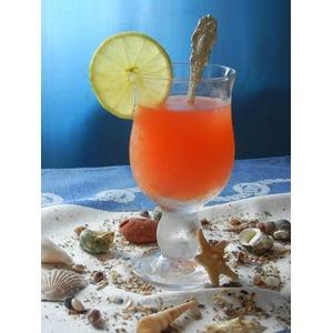 Чайно-цитрусовый пунш с фруктовым сиропом Морской бриз