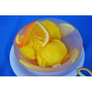 Ледяная чаша с лимонно-апельсиновым сорбетом