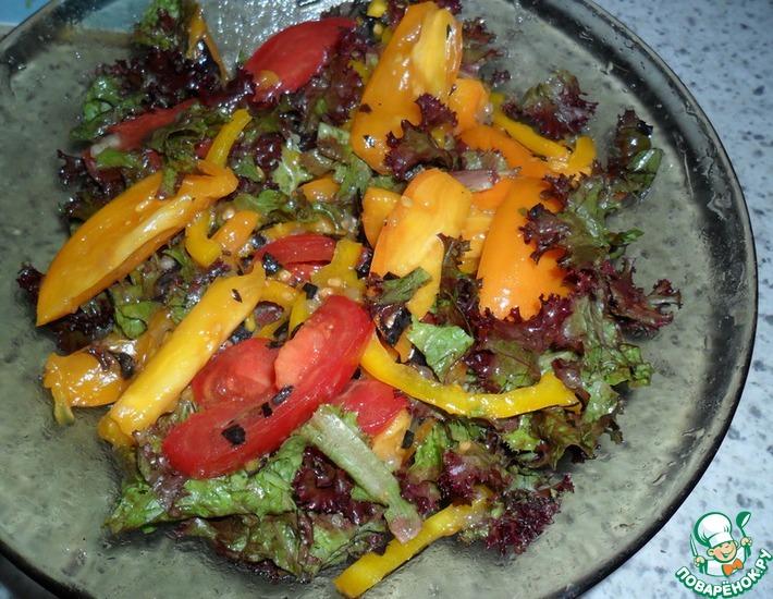 Рецепт: Остренький салат из помидоров с базиликом