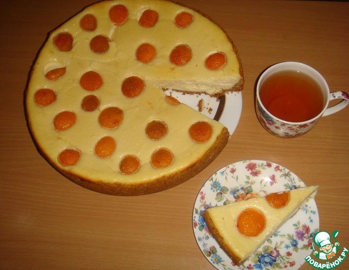 Рецепт: Творожно-сырный пирог с абрикосами
