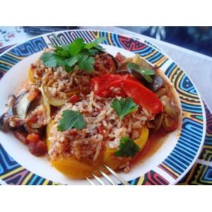 Перцы, фаршированные киноа и овощами