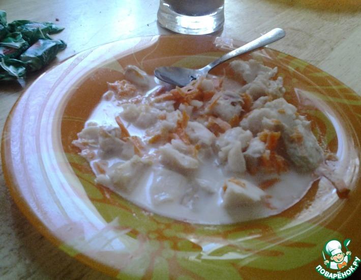 Рецепт: Нежный хек, запеченный с морковью в молоке