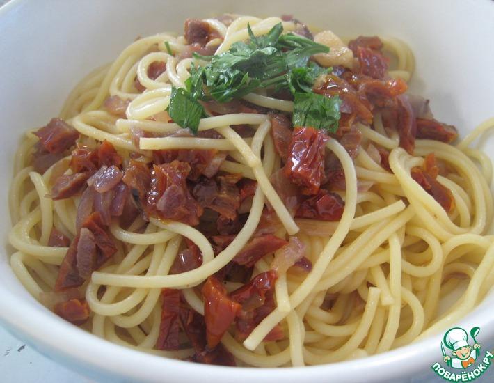 Рецепт: Пикантные спагетти с вялеными помидорами