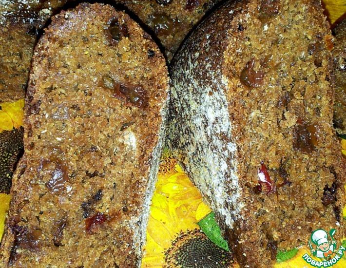 Рецепт: Ржаной хлеб с изюмом, мёдом и болгарским перцем