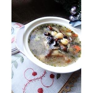 Куриный грибной суп с фасолью и нутом