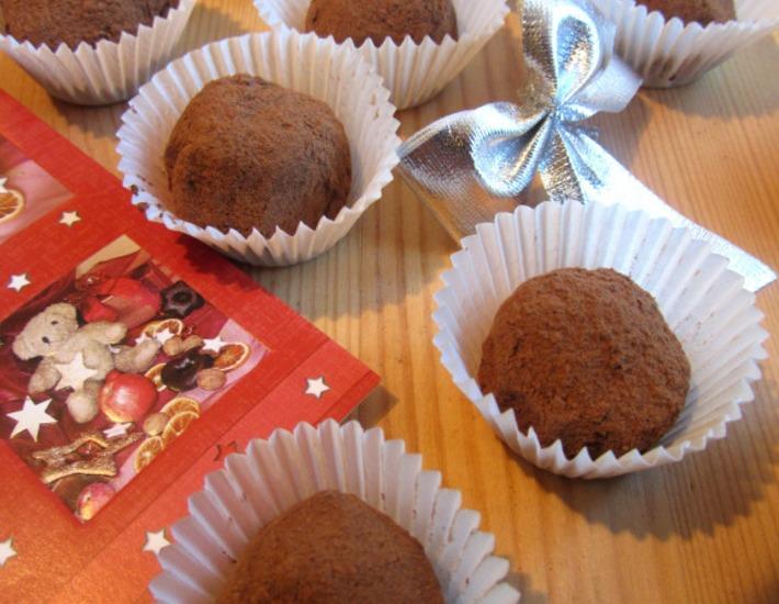 Рецепт: Десертные конфеты "Домашние трюфели с фундуком"