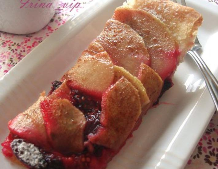 Рецепт: Фруктово-ягодный постный пирог