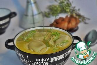 Рецепт: Суп из зелёного горошка с тортеллони