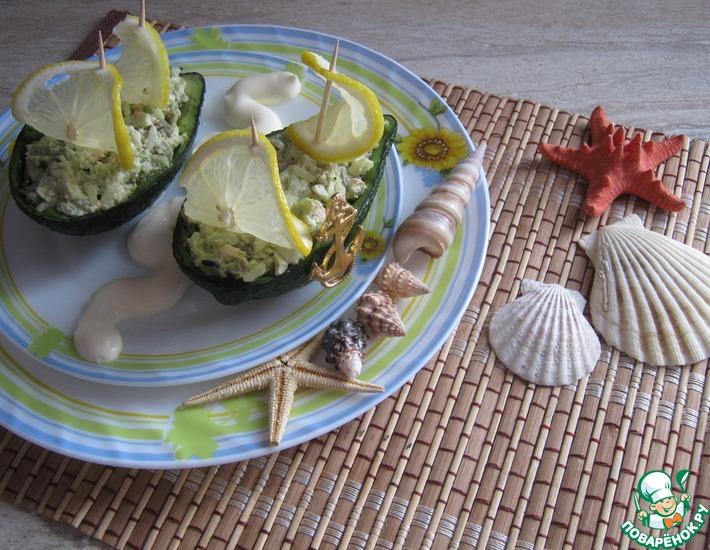 Рецепт: Лодочки из авокадо, риса и мяса крабов