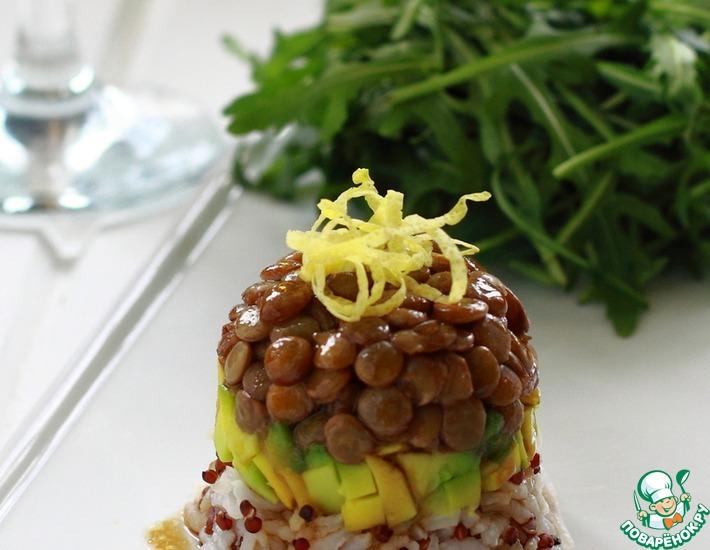 Рецепт: Тартар из киноа, авокадо и зеленой чечевицы
