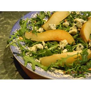 Салат из рукколы с голубым сыром