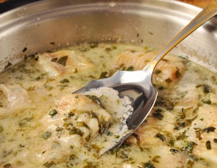 Рецепт: Филе рыбы в зеленом соусе