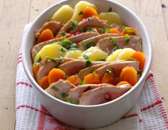 Рецепт: Морковно-картофельный гратин со свининой