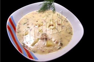 Рецепт: Суп сливочно-сырный с фаршем Объеденье