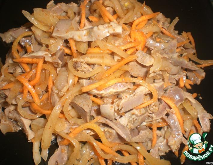 Рецепт: Острый салат из куриных желудочков