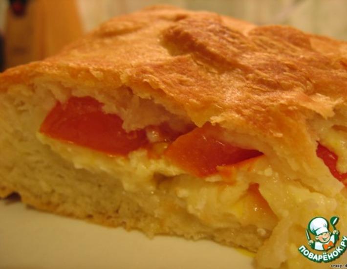 Рецепт: Закрытый пирог с сыром и помидорами