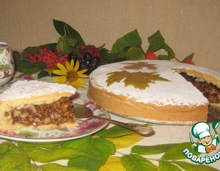 Рецепт: Пирог с грецкими орехами в карамельном соусе