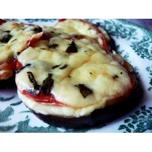 Баклажаны, запечённые с томатами под сыром