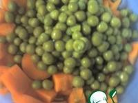 Бабка морковная с зеленым горошком ингредиенты