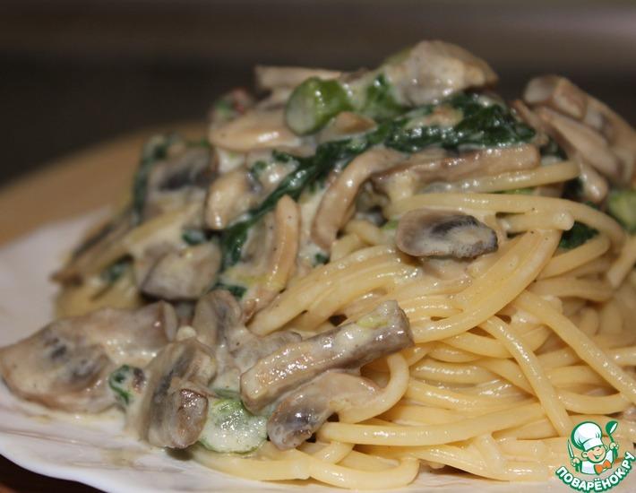 Рецепт: Спагетти с грибами, спаржей и шпинатом