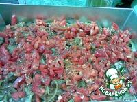 Телятина с помидорами, жареным луком и базиликом ингредиенты