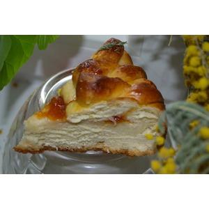 Пирог со сливочным сыром и вареньем