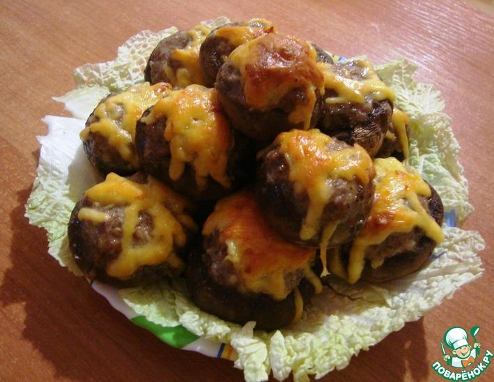 Рецепт: Фаршированные грибы под сыром