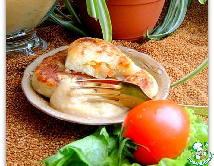 Рецепт: Картофельные пирожки под чечевичным соусом
