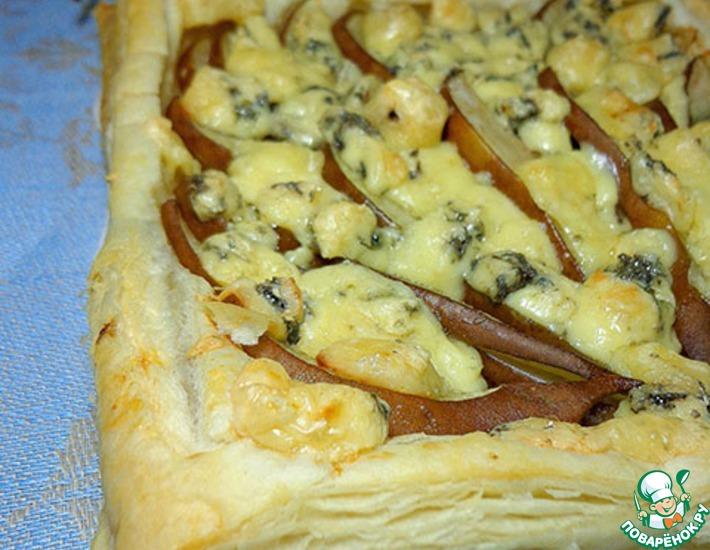 Рецепт: Пирог с грушами и сыром Дор Блю
