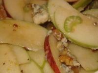 Салат с яблоком, сельдереем и рокфором ингредиенты