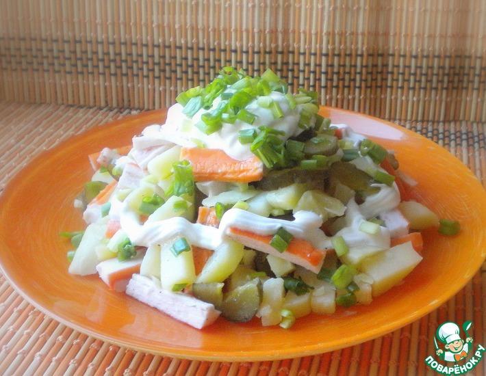 Рецепт: Картофельный салат с крабовыми палочками