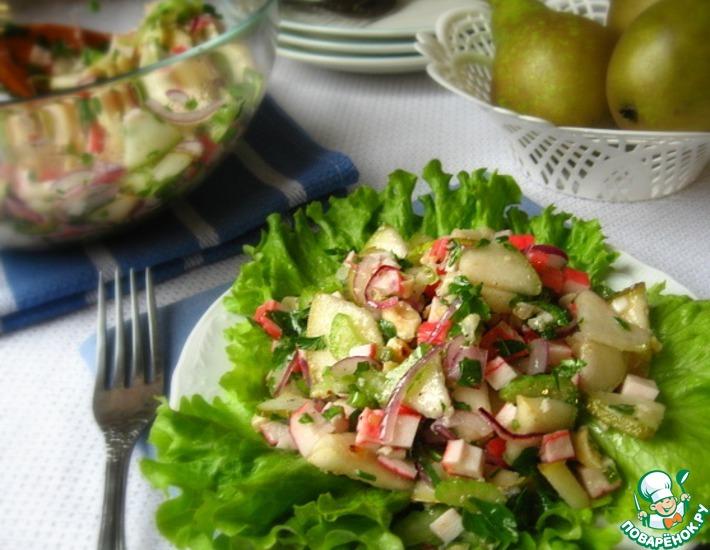 Рецепт: Салат с крабовыми палочками, грушей и орехами