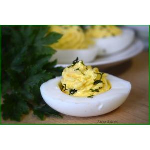 Яйца, фаршированные сырным кремом