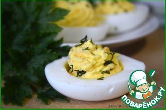 Рецепт: Яйца, фаршированные сырным кремом
