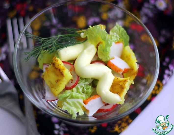 Рецепт: Салат с крабовыми палочками и сырным омлетом