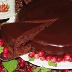 Шоколадный торт с клюквенной начинкой