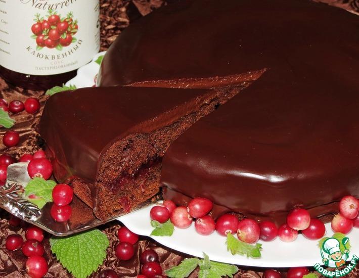 Рецепт: Шоколадный торт с клюквенной начинкой