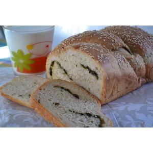 Домашний хлеб с ароматными травами