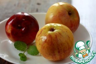 Рецепт: Моченые яблоки с корицей, чабрецом и мятой