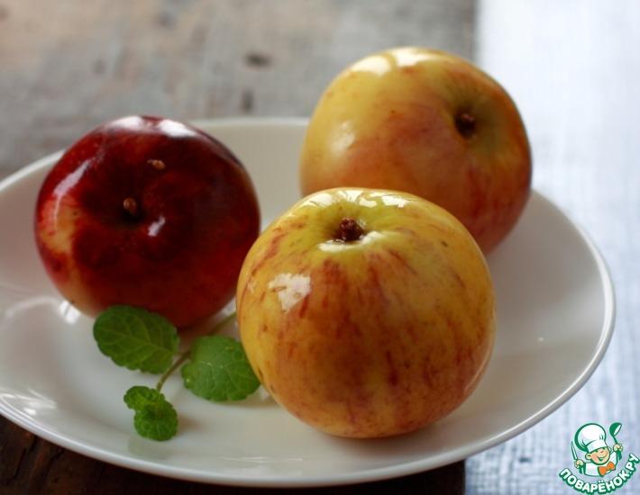 Рецепт: Моченые яблоки с корицей, чабрецом и мятой