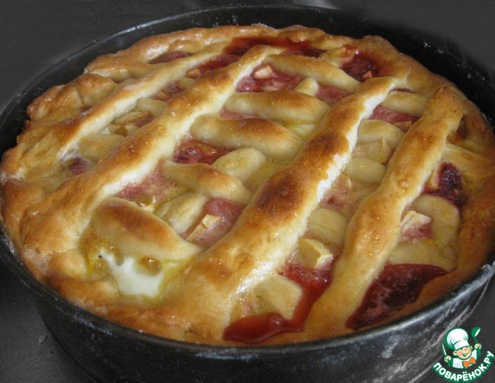Рецепт: Открытый пирог с брусникой и яблоками