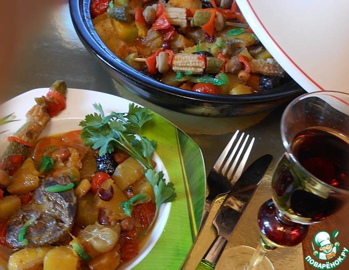 Рецепт: Индюшачьи сердечки с фасолью и осенними овощами (свежими и маринованными) в тажине