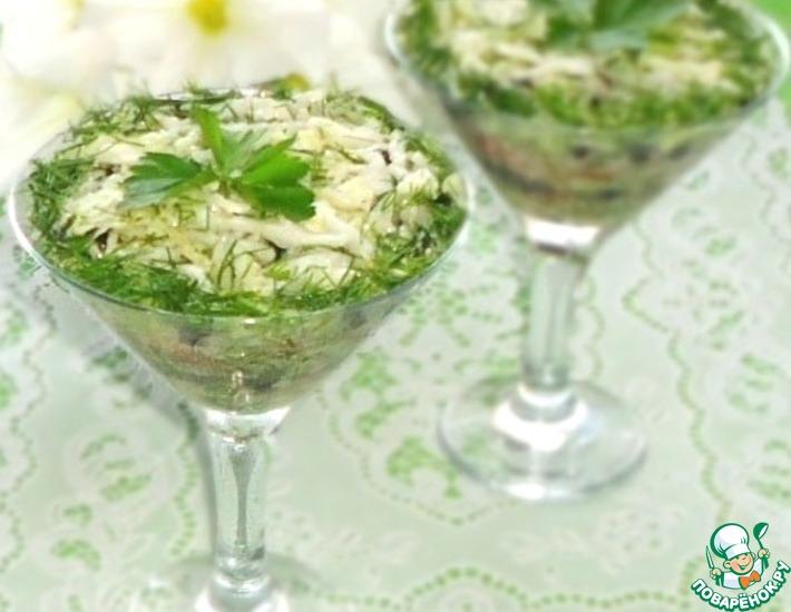 Рецепт: Салат из свежей капусты с черникой и орехами