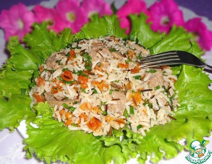 Рецепт: Рисовый салат с говядиной, курагой и орехово-апельсиновым соусом