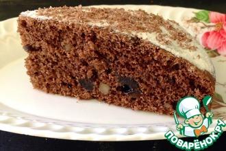 Рецепт: Постный шоколадный пирог с черносливом и орехами