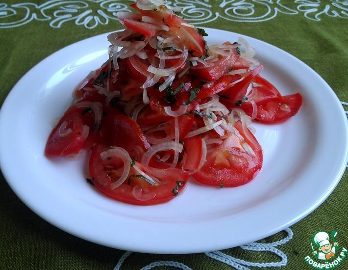 Рецепт: Салат из помидоров и лука с базиликом